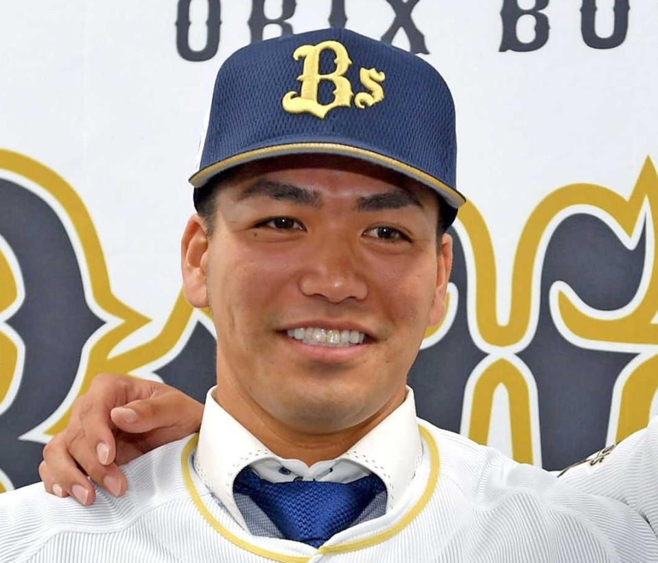 　オリックス・高城俊人（左）