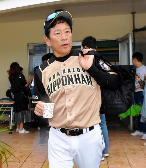 日本ハム栗山監督、試合中止にも前向き「野球の神様がやめなさいと言っている」