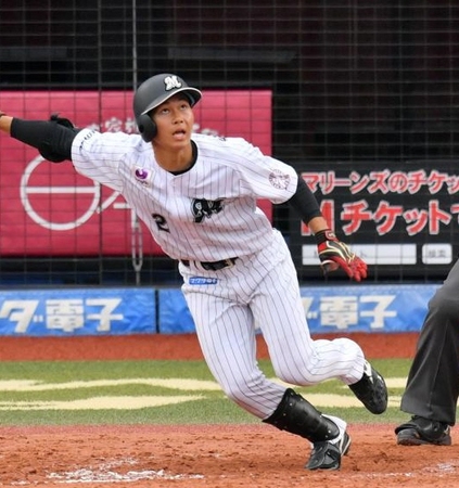 藤原が遊前内野安打を放つ