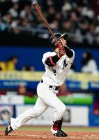 １回ロッテ無死、右飛に倒れた藤原恭大＝ＺＯＺＯマリン（撮影・開出牧）