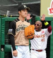 　１回、３失点を喫した日本ハム・斎藤佑＝楽天生命パーク（撮影・堀内翔）