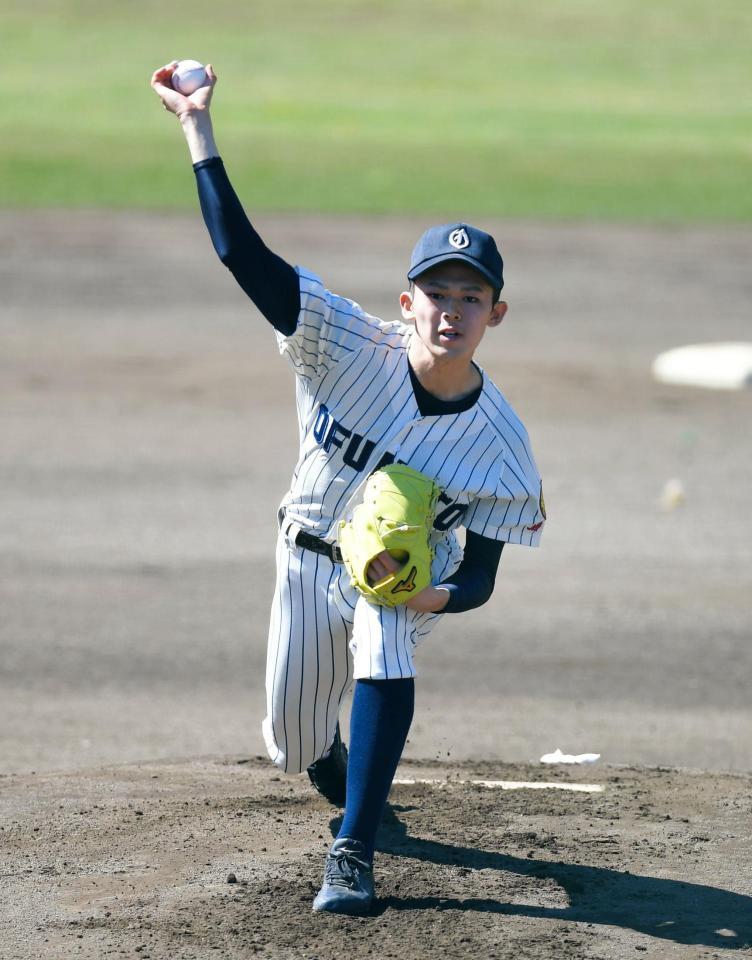 力投する先発の大船渡・佐々木朗希