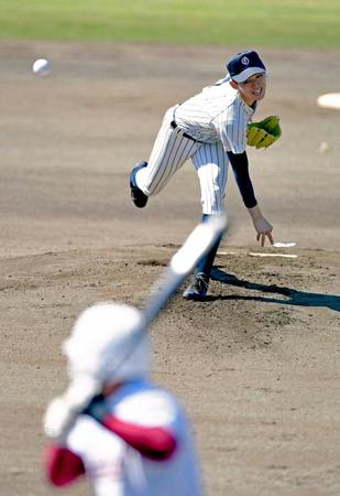 　３回を投げて１安打無失点の大船渡・佐々木（撮影・中田匡峻）