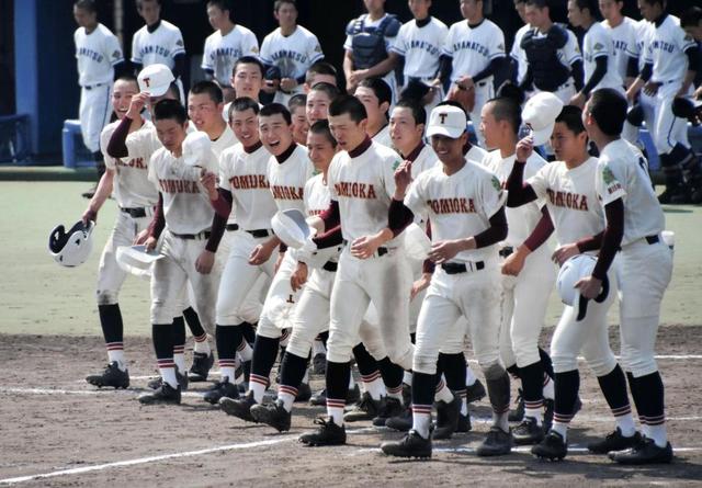 富岡西がサヨナラで決勝進出「ノーサイン野球」で高松商を逆転