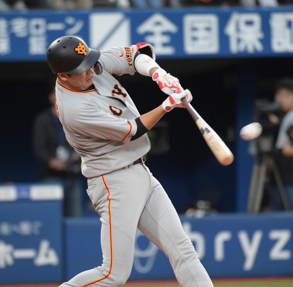 ３回、この日２本目の２ランを放つ坂本勇