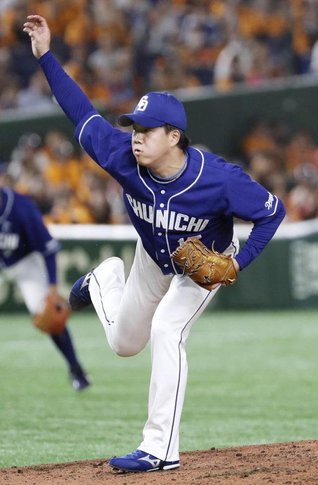 　６回３失点で５勝目を挙げた中日・柳＝東京ドーム