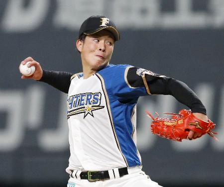 　プロ野球交流戦の広島戦でプロ初登板した日本ハムの吉田輝星＝１２日、札幌ドーム