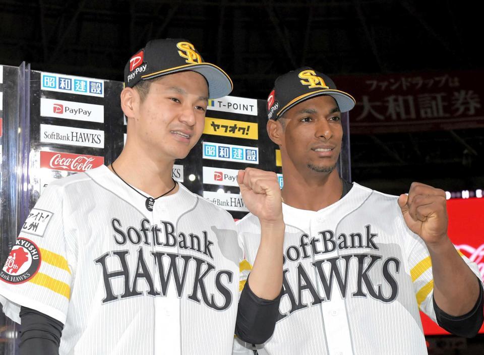 　お立ち台でポーズを決める大竹とグラシアル（右）