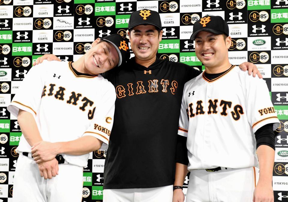 　お立ち台で笑顔を見せる（左から）坂本勇、大竹、今村