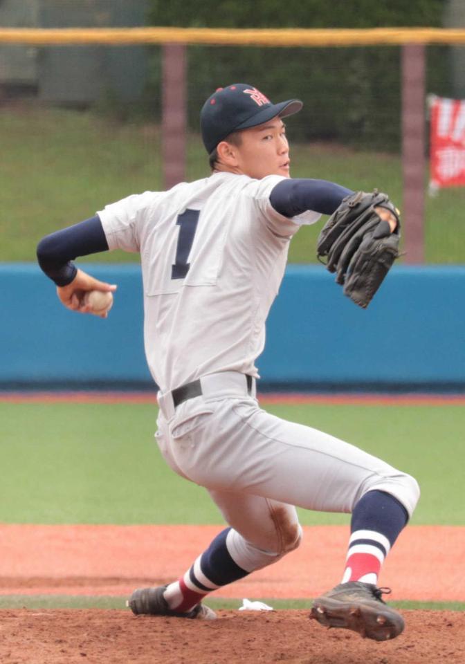 　今夏初登板を３者連続三振で飾った横浜の及川