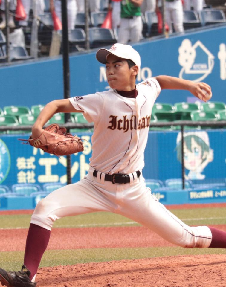 今夏２度目の１-０完封勝ちした市川の加来壮多郎投手＝ＺＯＺＯマリンスタジアム