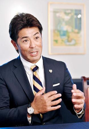 　意気込みを語る侍ジャパン・稲葉監督（撮影・西岡正）
