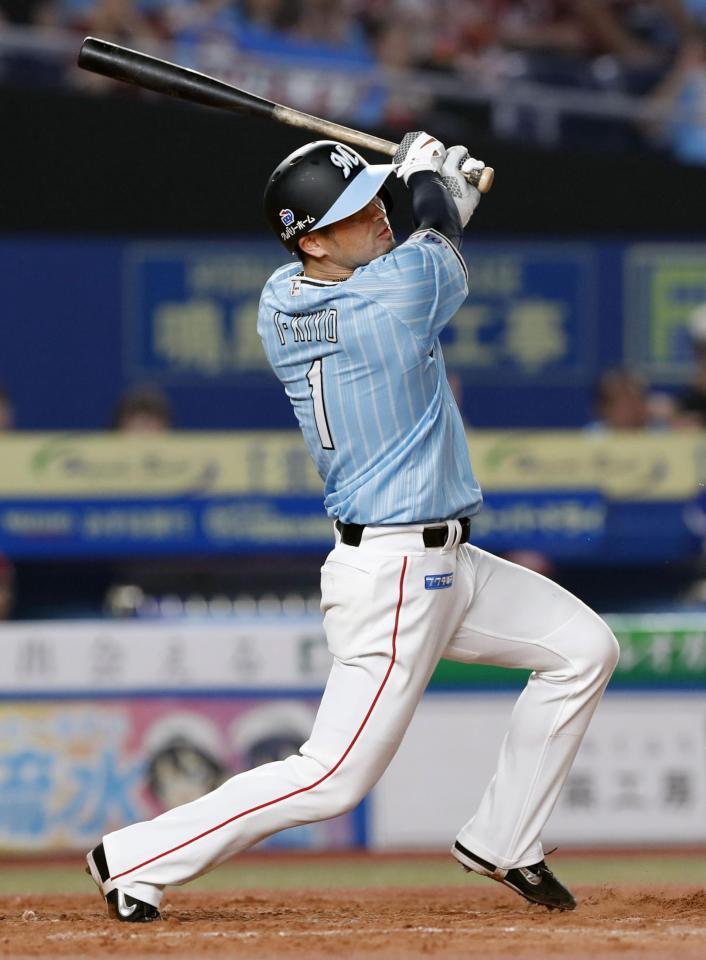 　９回、代打清田が右越えにサヨナラ打を放つ＝ＺＯＺＯマリン