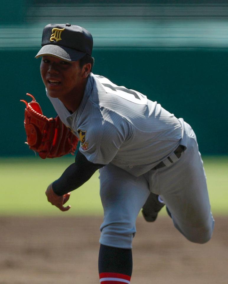 仙台育英 注目の１年生 笹倉が登場 初回はわずか８球で三者凡退 野球 デイリースポーツ Online