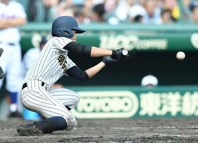 明石商が延長十回、スクイズでサヨナラ勝ち センバツに続く8強