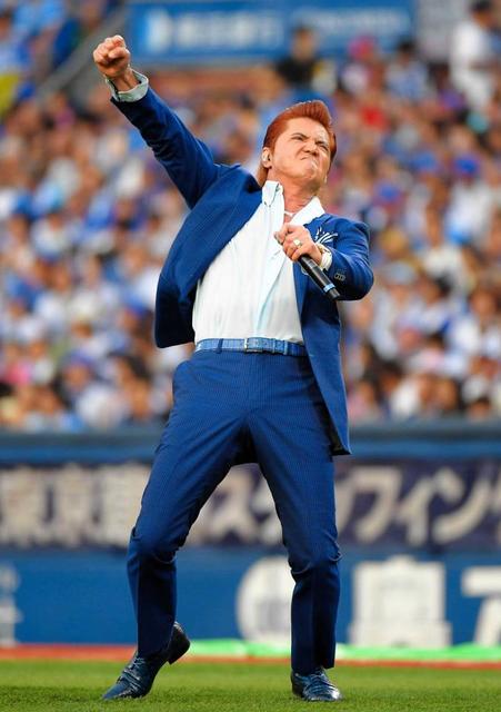 竹内力が熱唱！！スタメンコール DeNA－広島戦前に/野球/デイリー 