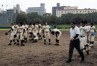 初優勝を逃し、号泣する崇徳ナイン