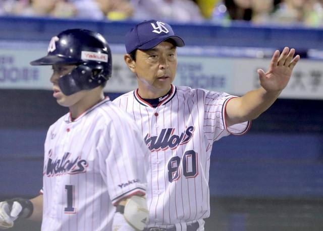 ヤクルト小川監督　好リード＆スクイズ決めた松本直絶賛「働きは大きかった」