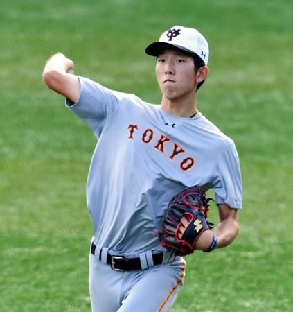 　プロ初先発を前にキャッチボールで調整する巨人・戸郷