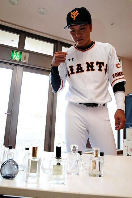 巨人 坂本勇がプロデュースのフレグランスを２７日から販売 ハヤトサカモトｅｄｔ 野球 デイリースポーツ Online