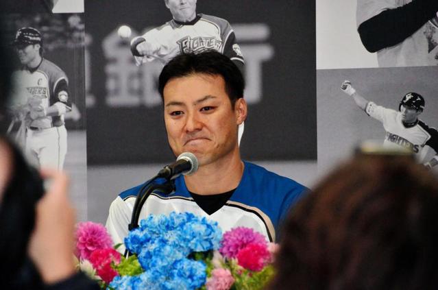 日本ハム・田中賢　現役最後の打席で涙の一打　賢介コールに「うるっときました」