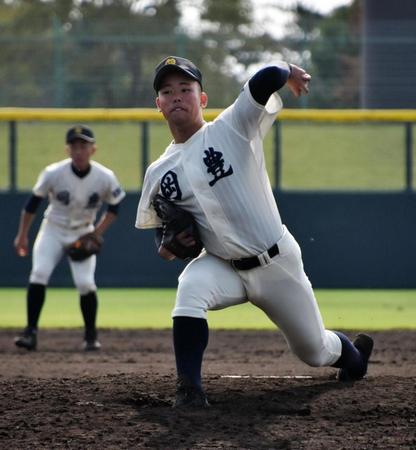 　１８１球の熱闘でチームを準決勝に導いた岡豊・田中