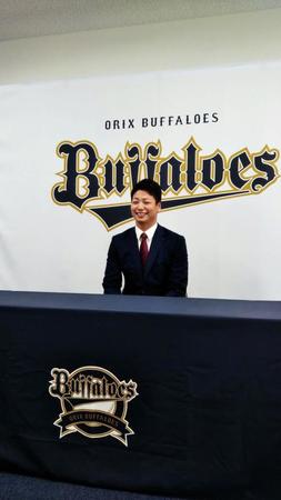 　育成・漆原は４０万円アップに笑顔