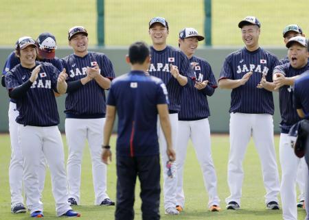 野球日本代表、全選手そろうプレミア１２へ、那覇で始動