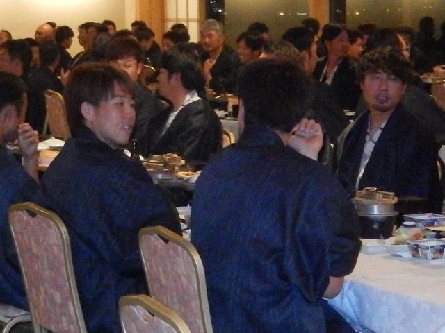 ロッテ納会　楽天移籍の鈴木があいさつ　井口監督は理解「大地が決断したこと」