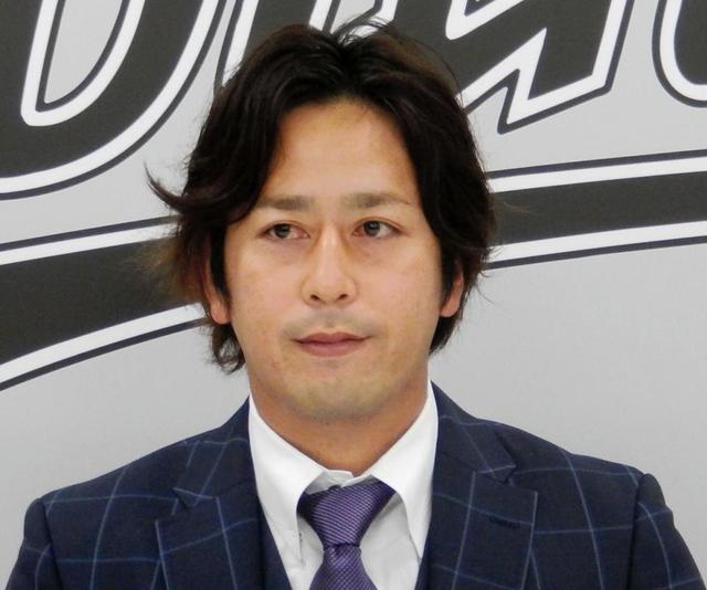 ロッテ、育成の大嶺、高濱の背番号を発表