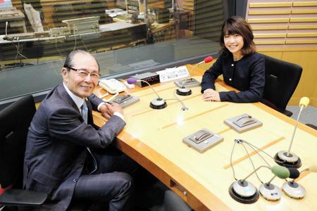 　ラジオ番組の収録を行うソフトバンク・王球団会長（左）と高橋尚子氏