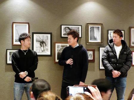 ファンミーティングに参加した（左から）近藤、山田、杉本