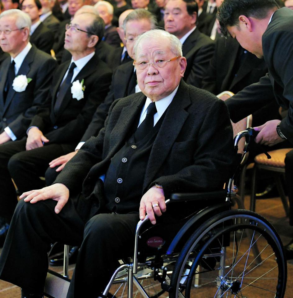 　車いすで金田正一さんのお別れの会に参列＝２０２０年１月２１日