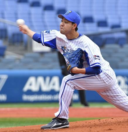 　ソフトバンク戦に先発し力投する平良（撮影・西岡正）