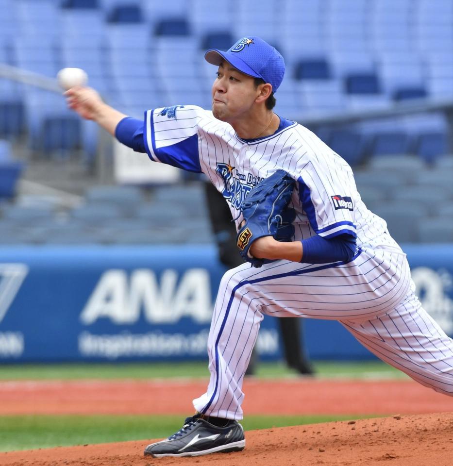 　ソフトバンク戦に先発し力投する平良（撮影・西岡正）