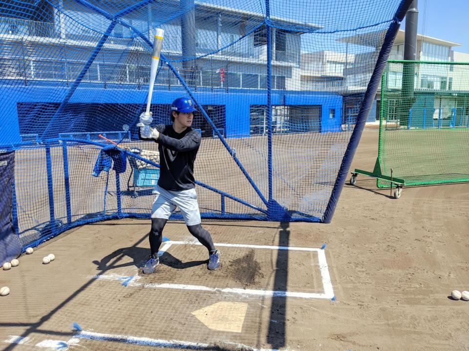 ２軍施設ＤＯＣＫでフリー打撃にする伊藤裕（球団提供）