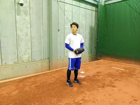 　自主練習を行った桜井（球団提供）