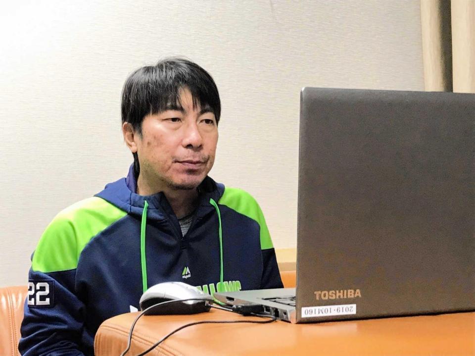 　オンライン取材に応じる高津監督（球団提供）