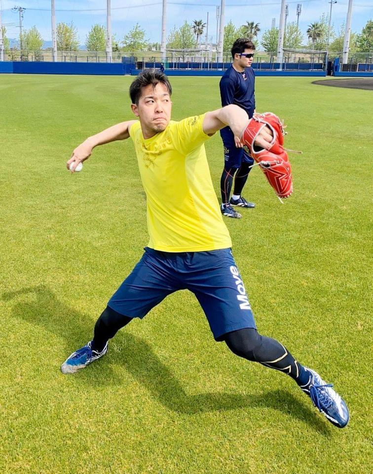 自主練習に励むオリックス・神戸（球団提供）