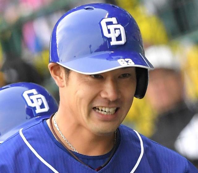 中日・堂上　右肩の腱板不全損傷で登録抹消　２８日・広島戦で痛める