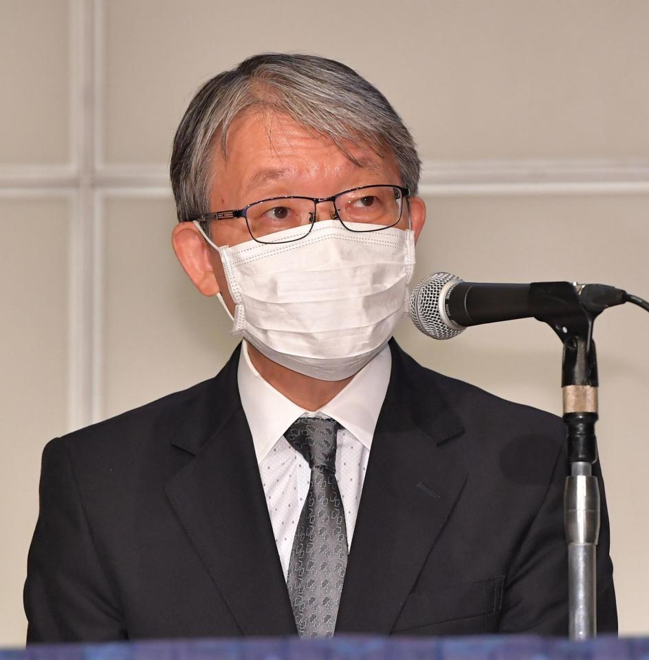 有観客試合再開へ向けた取り組みについて会見する巨人・山口オーナー＝東京都文京区の東京ドームホテル（撮影・出月俊成）