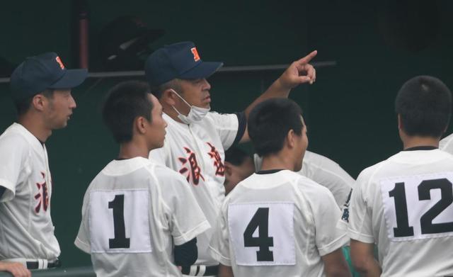 元阪神の浪速・遠山監督が公式戦初采配で初勝利「３年生と１試合でも多く」