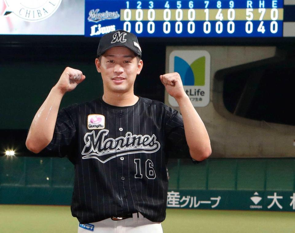 　プロ初完封で３勝目を挙げ笑顔の種市