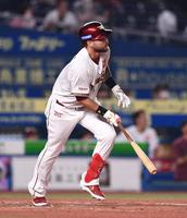 ４回、ロメロが満塁弾を放つ（撮影・園田高夫）