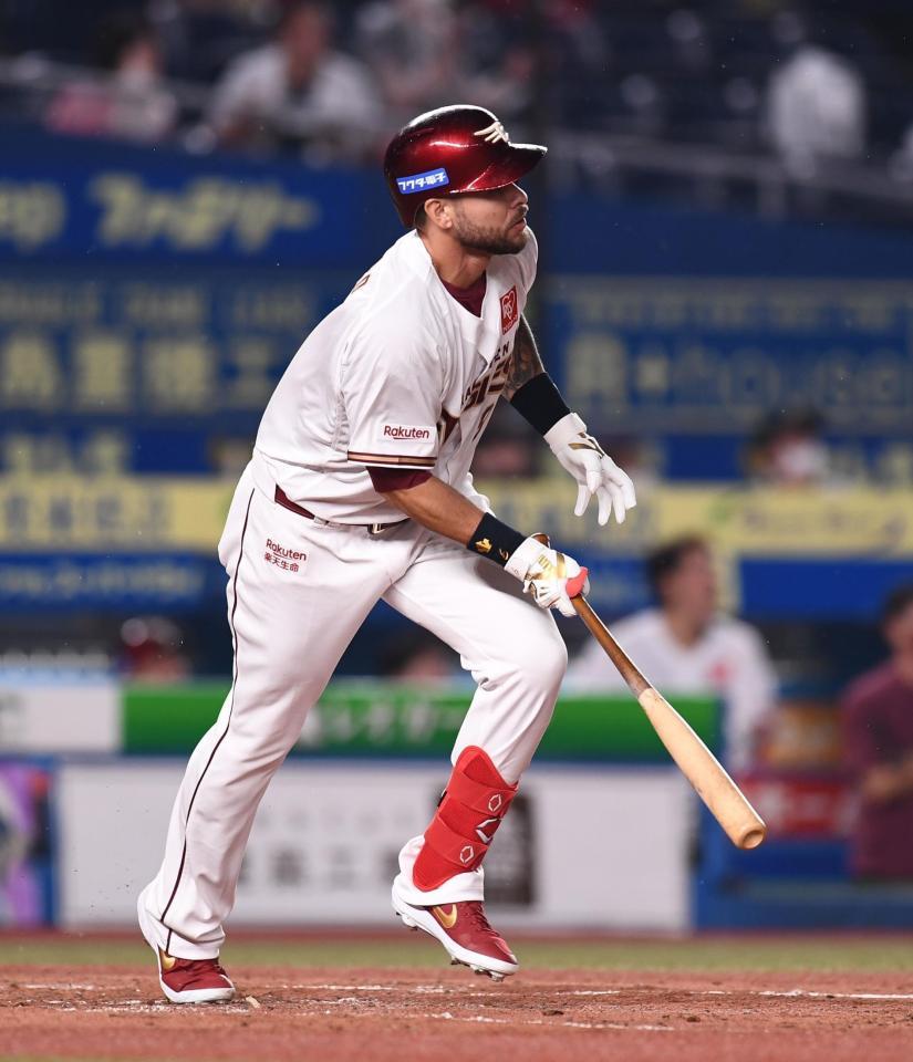 ４回、ロメロが満塁弾を放つ（撮影・園田高夫）