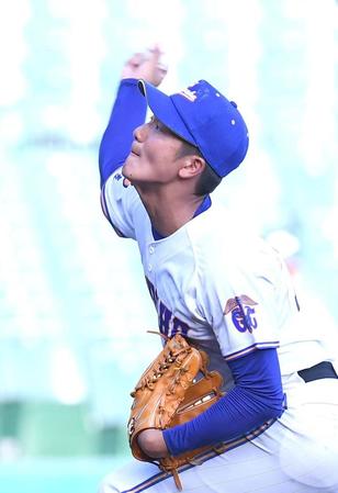 ２回から登板する県岐阜商・松野＝甲子園（撮影・北村雅宏）