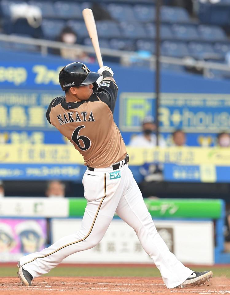 日本ハム・中田翔「テラス、万歳」の１６号２ラン 本塁打、打点で単独 