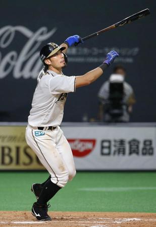　４回日本ハム無死、大田が右越えに本塁打を放つ＝札幌ドーム