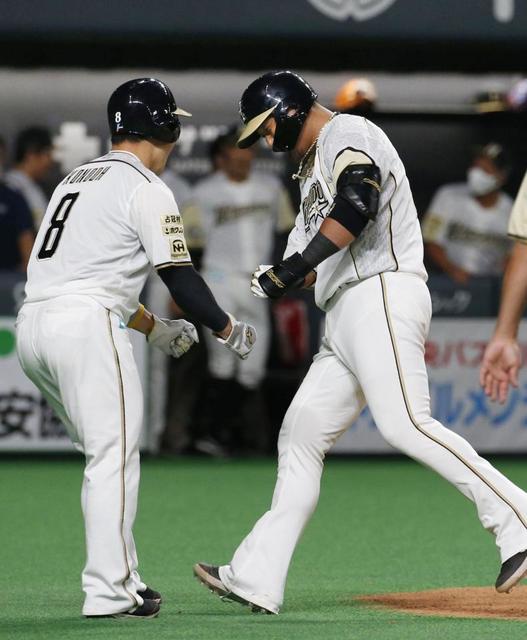 日本ハム・中田が3戦連発の18号2ラン「コンが同点にしてくれたので」