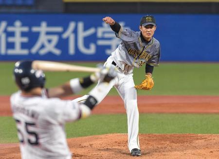 １回ヤクルト２死二塁、ヤクルト・村上宗隆を空振り三振に仕留める先発の阪神・藤浪晋太郎＝神宮（撮影・田中太一）